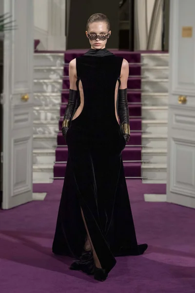 Look 60